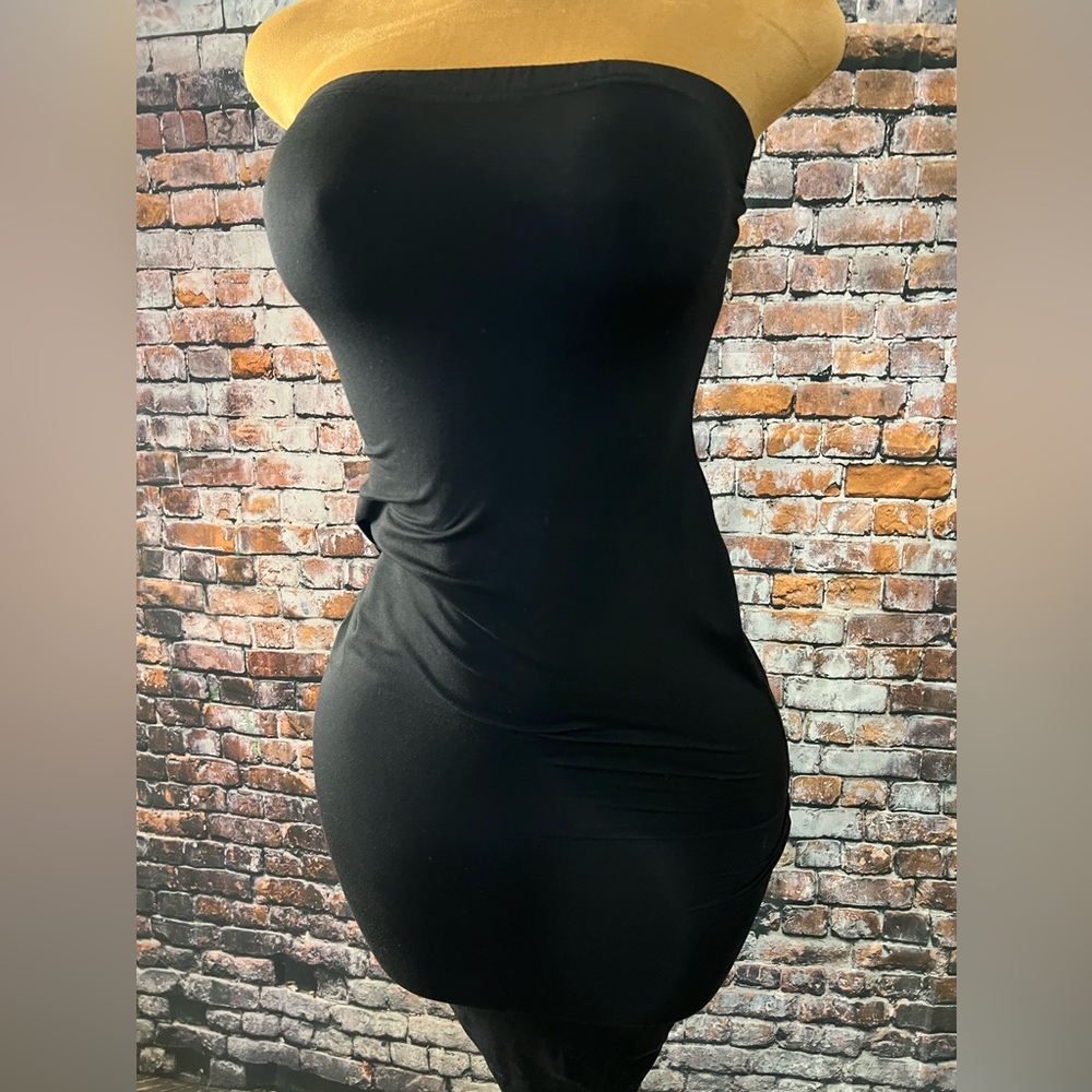 Chic Black Strapless Dress